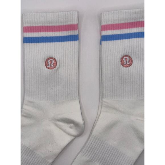 2 Pairs - Lululemon Daily Essential Stripe Crew Socks M-L 6.5–10.5 (US) - Picture 2 of 3